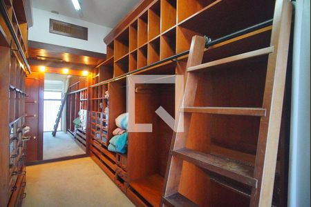 Apartamento à venda com 384m², 4 quartos e 2 vagasCloset da suíte