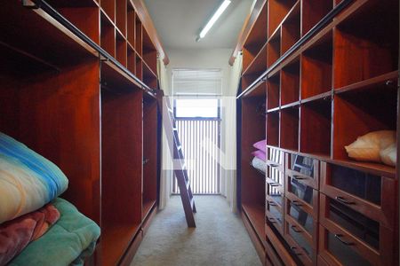 Apartamento à venda com 384m², 4 quartos e 2 vagasCloset da suíte