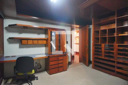 Apartamento à venda com 384m², 4 quartos e 2 vagasQuarto 2