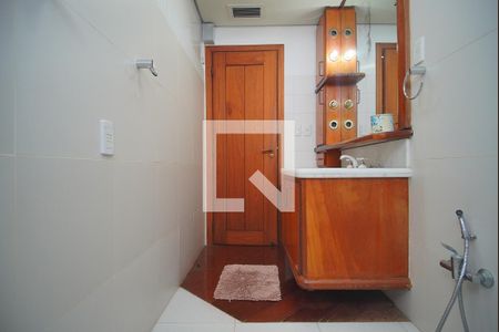 Apartamento à venda com 384m², 4 quartos e 2 vagasBanheiro 1