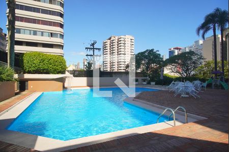 Apartamento à venda com 384m², 4 quartos e 2 vagasÁrea comum - Piscina