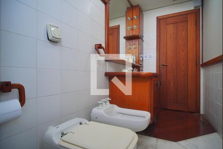 Apartamento à venda com 384m², 4 quartos e 2 vagasBanheiro 2