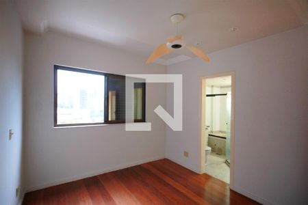 Apartamento à venda com 160m², 4 quartos e 2 vagasSuite