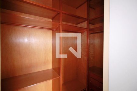 Apartamento à venda com 160m², 4 quartos e 2 vagasCloset da Suite