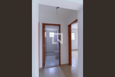 Corredor de apartamento à venda com 2 quartos, 61m² em Goiânia, Belo Horizonte