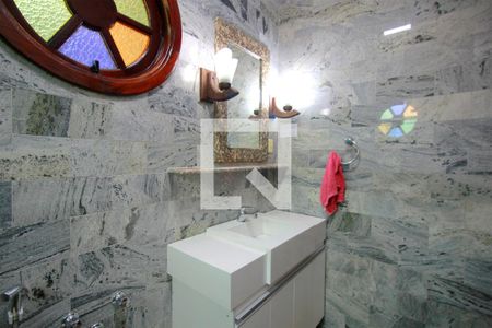 Casa à venda com 370m², 3 quartos e 7 vagasBanheiro da Suíte 3