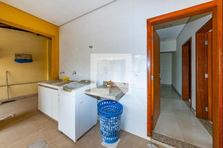 Casa à venda com 280m², 5 quartos e 1 vaga Casa à venda com 280m², 5 quartos e 1 vagaÁrea de Serviço