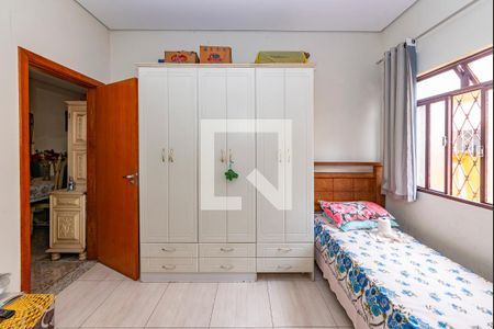 Casa à venda com 280m², 5 quartos e 1 vaga Casa à venda com 280m², 5 quartos e 1 vagaQuarto 3