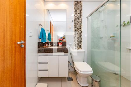 Casa à venda com 280m², 5 quartos e 1 vaga Casa à venda com 280m², 5 quartos e 1 vagaBanheiro de Serviço