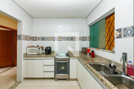 Casa à venda com 280m², 5 quartos e 1 vaga Casa à venda com 280m², 5 quartos e 1 vagaCozinha