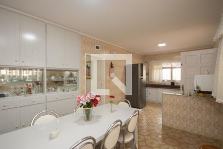 Casa à venda com 298m², 5 quartos e 7 vagas Casa à venda com 298m², 5 quartos e 7 vagasCopa e Cozinha