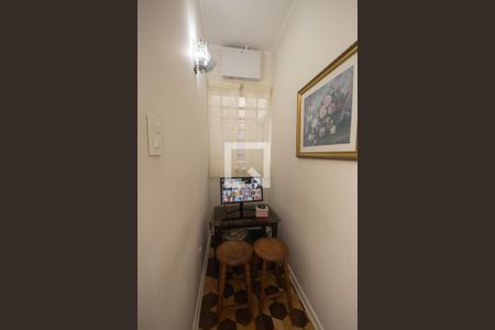 Casa à venda com 298m², 5 quartos e 7 vagas Casa à venda com 298m², 5 quartos e 7 vagasHall com monitoramento em toda casa