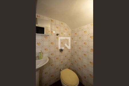 Casa à venda com 298m², 5 quartos e 7 vagas Casa à venda com 298m², 5 quartos e 7 vagasLavabo