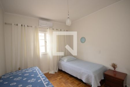 Casa à venda com 298m², 5 quartos e 7 vagas Casa à venda com 298m², 5 quartos e 7 vagasQuarto 3