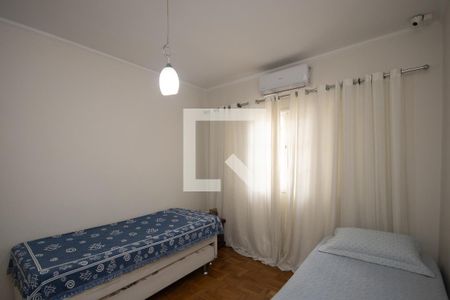 Casa à venda com 298m², 5 quartos e 7 vagas Casa à venda com 298m², 5 quartos e 7 vagasQuarto 3