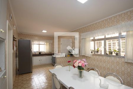 Casa à venda com 298m², 5 quartos e 7 vagas Casa à venda com 298m², 5 quartos e 7 vagasCopa e Cozinha