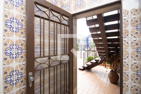 Casa à venda com 298m², 5 quartos e 7 vagas Casa à venda com 298m², 5 quartos e 7 vagasAcesso a casa