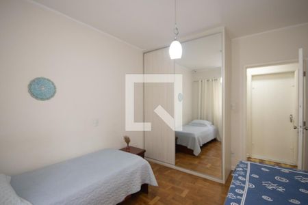 Casa à venda com 298m², 5 quartos e 7 vagas Casa à venda com 298m², 5 quartos e 7 vagasQuarto 3