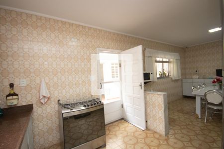 Casa à venda com 298m², 5 quartos e 7 vagas Casa à venda com 298m², 5 quartos e 7 vagasCozinha