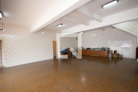 Casa à venda com 298m², 5 quartos e 7 vagas Casa à venda com 298m², 5 quartos e 7 vagasGaragem