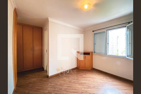 Apartamento à venda com 117m², 4 quartos e 3 vagasQuarto 2