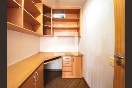 Apartamento à venda com 117m², 4 quartos e 3 vagasQuarto 5