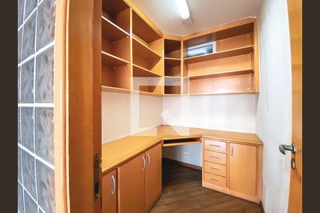 Apartamento à venda com 117m², 4 quartos e 3 vagasQuarto 5