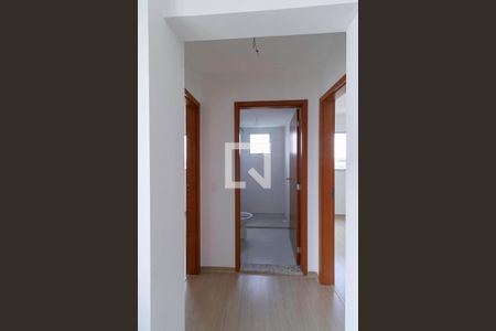 Corredor de apartamento à venda com 2 quartos, 50m² em Goiânia, Belo Horizonte