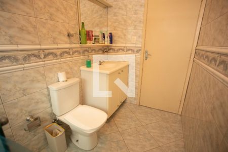 Casa à venda com 198m², 5 quartos e 3 vagasBANHEIRO  2