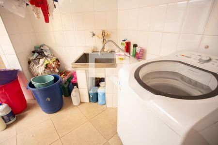 Casa à venda com 198m², 5 quartos e 3 vagasÁREA DE SERVIÇO