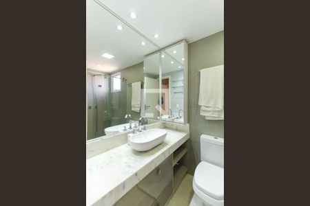 Apartamento à venda com 101m², 2 quartos e 2 vagas Apartamento à venda com 101m², 2 quartos e 2 vagasBanheiro da Suíte 2