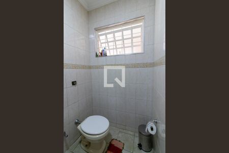 Casa à venda com 240m², 3 quartos e 4 vagasBanheiro 1