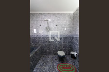 Casa à venda com 240m², 3 quartos e 4 vagasBanheiro 2