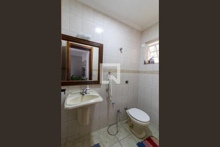 Casa à venda com 240m², 3 quartos e 4 vagasBanheiro 1