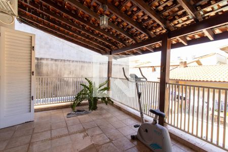 Casa à venda com 240m², 3 quartos e 4 vagasVaranda