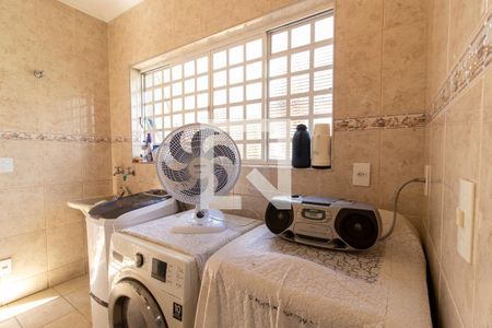 Casa à venda com 240m², 3 quartos e 4 vagasÁrea de Serviço