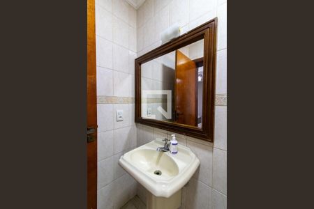 Casa à venda com 240m², 3 quartos e 4 vagasBanheiro 1