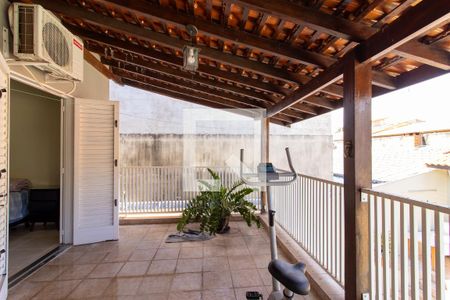 Casa à venda com 240m², 3 quartos e 4 vagasVaranda