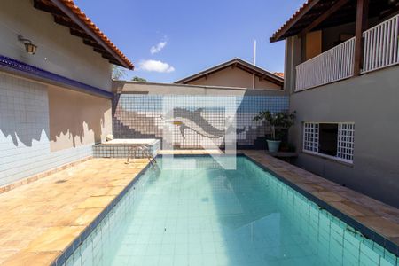 Casa à venda com 240m², 3 quartos e 4 vagasÁrea Externa