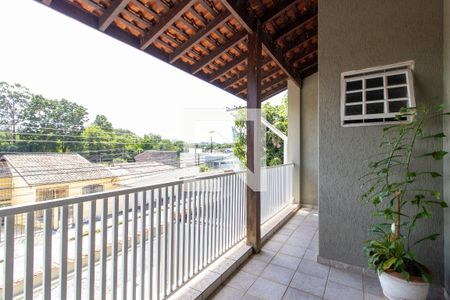 Casa à venda com 240m², 3 quartos e 4 vagasVaranda