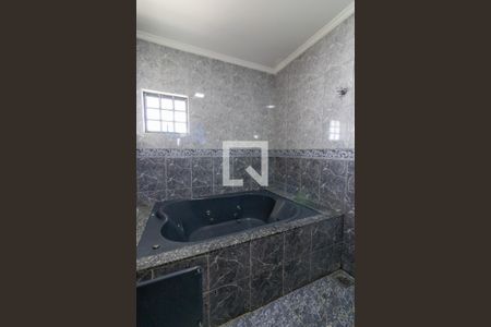 Casa à venda com 240m², 3 quartos e 4 vagasBanheiro 2