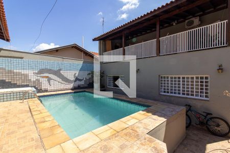 Casa à venda com 240m², 3 quartos e 4 vagasÁrea Externa