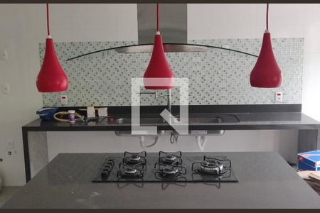 Casa de condomínio à venda com 320m², 4 quartos e 3 vagasCozinha