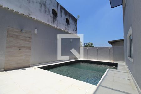 Casa de condomínio à venda com 320m², 4 quartos e 3 vagasPiscina