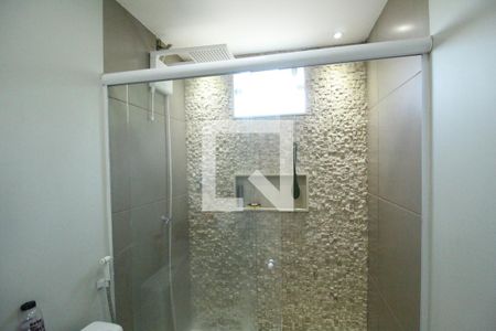 Casa de condomínio à venda com 320m², 4 quartos e 3 vagasBanheiro 2