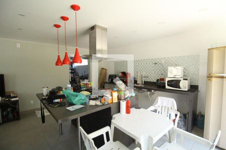 Casa de condomínio à venda com 320m², 4 quartos e 3 vagasCozinha
