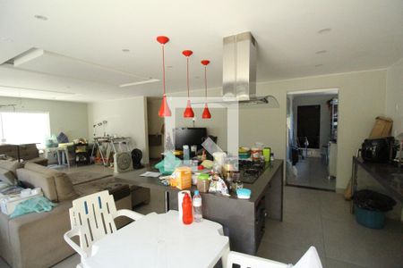 Casa de condomínio à venda com 320m², 4 quartos e 3 vagasCozinha