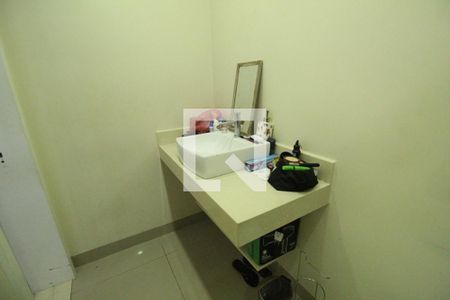 Casa de condomínio à venda com 320m², 4 quartos e 3 vagasBanheiro da suíte 1