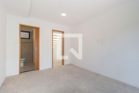 Suíte de casa à venda com 3 quartos, 160m² em Vila Bertioga, São Paulo