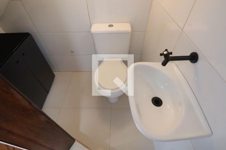 Casa de condomínio à venda com 83m², 2 quartos e 2 vagasLavabo
